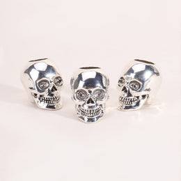 Mini Skull Metal Cigarette Extinguisher – Portable Ashtray Accessory