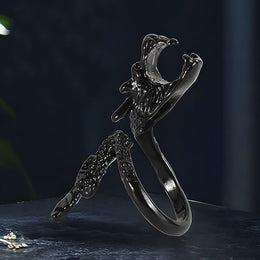Cigarette Holder Ring – Minimalist & Functional Design