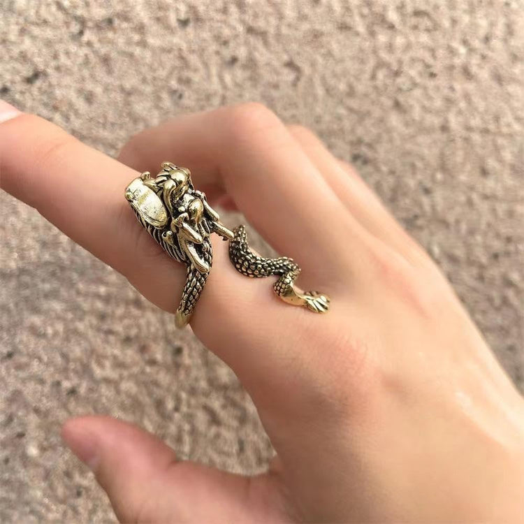 Cigarette Holder Ring – Convenient & Portable Smoking Tool
