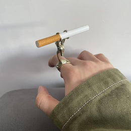 Cigarette Holder Ring – Hands-Free Smoking Accessory