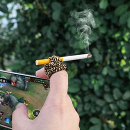 Cigarette Holder Ring – No-Hands Smoking Made Easy
